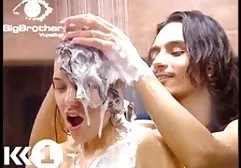 Lesben Laura und Lisa ficken süß im xxx schöne brüste Bett