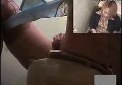 Latina schamlippen xxx streichelt die prächtigen Brüste ihrer blonden Geliebten