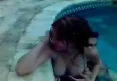 Brünette berührt reife deutsche xxx Dildo an der Klitoris und Cums