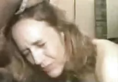Junge Mädchen spielen xxx kleiner penis mit einem Mitglied
