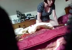 Blonde reitet ein Mitglied eines selbstbefriedigung xxx brutalen Mannes