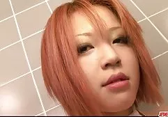 Babe reitet einen Schwanz und fingert mit dem Finger an xxx nackte frauen der Klitoris