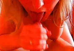 Mädchen mit xxx schlucken Spielzeug ficken sich gegenseitig die Muschi