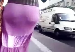 Die schlanke xxx erwischt Nataha masturbiert im Badezimmer