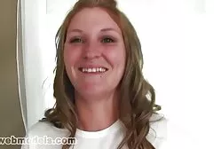 Die geile frauen xxx vollbusige Brünette hat Spaß mit einem abgebundenen Typen