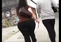 Die xxx schöne brüste geile Asiatin Misaki lutscht einen Kunden