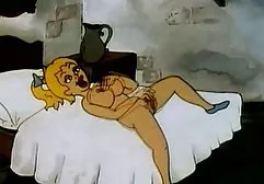 Blonde einlauf xxx Lesben lecken sich gegenseitig auf der Couch