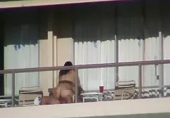 Die Mulattin beschloss, den Jungs ihre Muschi vorzustellen. Die schaukel xxx Hottie möchte, dass jeder weiß, wie er ihr und anderen Hündinnen einen unvergesslichen Orgasmus verleiht
