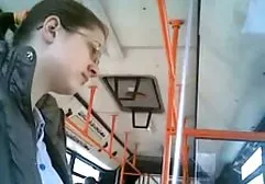 Die Frau ist die ganze Zeit mit dem Kind beschäftigt und der Ehemann will nicht, dass er aufpasst, dass er ficken xxx deutsche pornos will