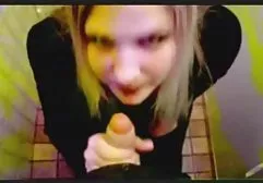 Mädchen mochten sexuell hungrige Männer und begannen sofort, saftige xxx schöne brüste Fotzen zu lecken