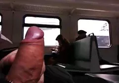 Busty Babe saugt einen unglaublich großen dicke frauen xxx Schwanz und Felgen